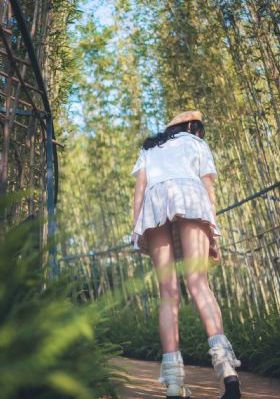 两个奶被老头摸着吃视频_蓝光高清完整版播放